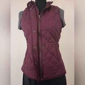 Magellan Outdoors Women's Maroon Quilted Vest